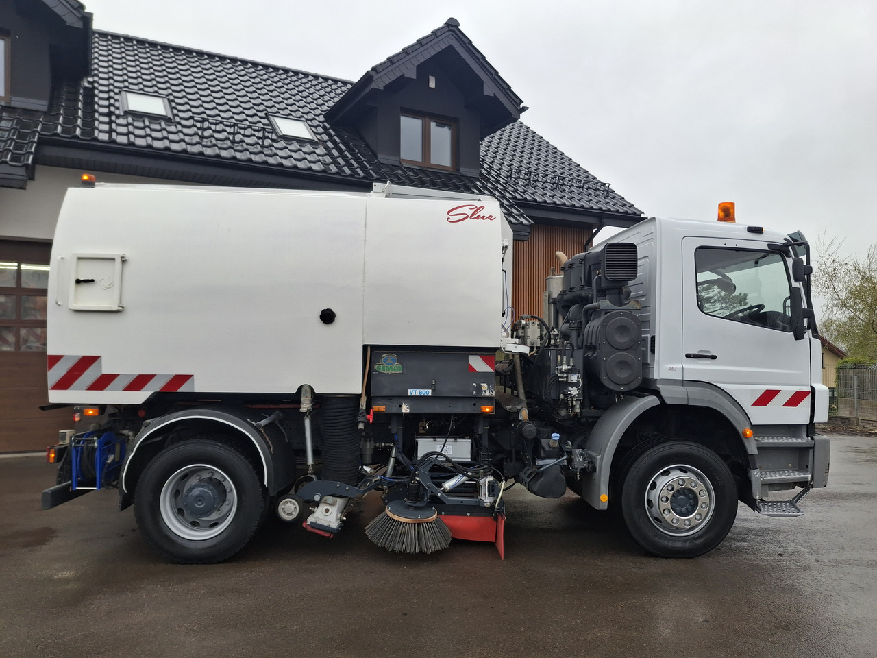 MERCEDES-BENZ Axor 1829 Zamiatarka Kehrmaschine Johnston 2 Motoren Karcher L/R - Balayeuse de voirie: photos 5 MERCEDES-BENZ Axor 1829 Zamiatarka Kehrmaschine Johnston 2 Motoren Karcher L/R - Balayeuse de voirie: photos 5