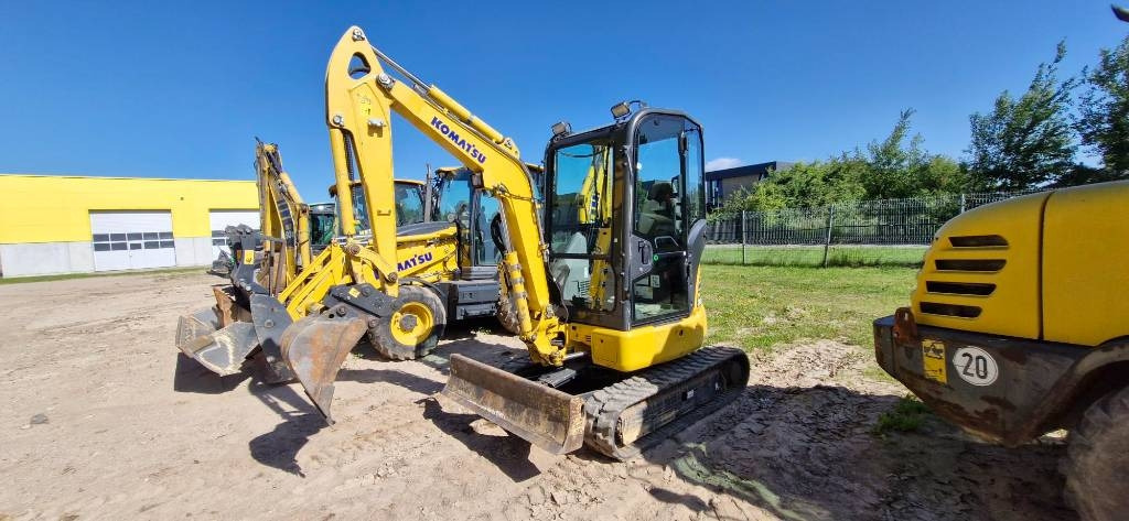 Komatsu PC 26 MR - Mini pelle: photos 1 Komatsu PC 26 MR - Mini pelle: photos 1