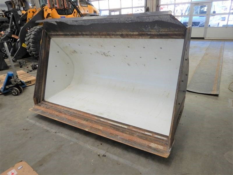 Volvo Schaufel Festanbau für L70H, L90H - Godet pour Engins de chantier: photos 1 Volvo Schaufel Festanbau für L70H, L90H - Godet pour Engins de chantier: photos 1