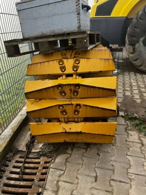 CAT Ketten für Dozer D5 / D4 - Chenille pour Bulldozer: photos 1 CAT Ketten für Dozer D5 / D4 - Chenille pour Bulldozer: photos 1