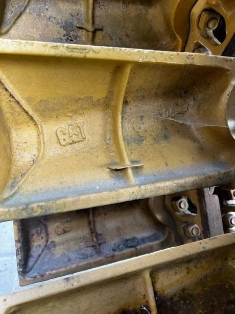 CAT Ketten für Dozer D5 / D4 - Chenille pour Bulldozer: photos 3 CAT Ketten für Dozer D5 / D4 - Chenille pour Bulldozer: photos 3
