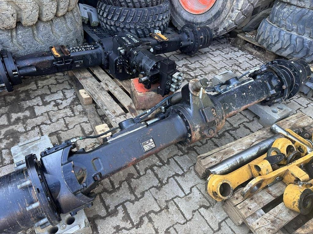 CAT Parts M319-7A Axles, boom, swing bearing, cylinder - Flèche pour Engins de chantier: photos 2 CAT Parts M319-7A Axles, boom, swing bearing, cylinder - Flèche pour Engins de chantier: photos 2