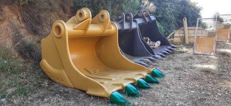 CAT BLME - Godet pour pelle pour Engins de chantier: photos 4 CAT BLME - Godet pour pelle pour Engins de chantier: photos 4