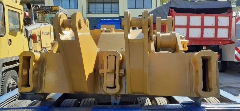 CAT MULTISHANK RIPPER FOR D7G/H  - Bulldozer: photos 2 CAT MULTISHANK RIPPER FOR D7G/H  - Bulldozer: photos 2