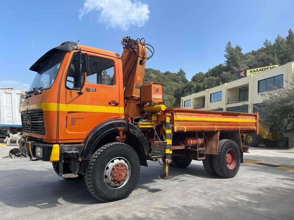 Mercedes-Benz 1626K - Camion grue: photos 1 Mercedes-Benz 1626K - Camion grue: photos 1