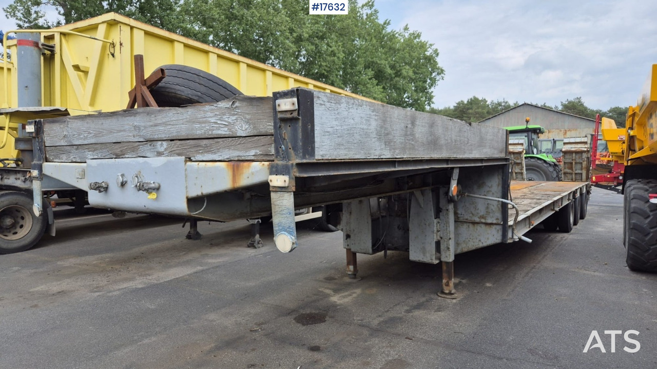 1990 ZREMB NS 300 - Semi-remorque surbaissé: photos 5 1990 ZREMB NS 300 - Semi-remorque surbaissé: photos 5