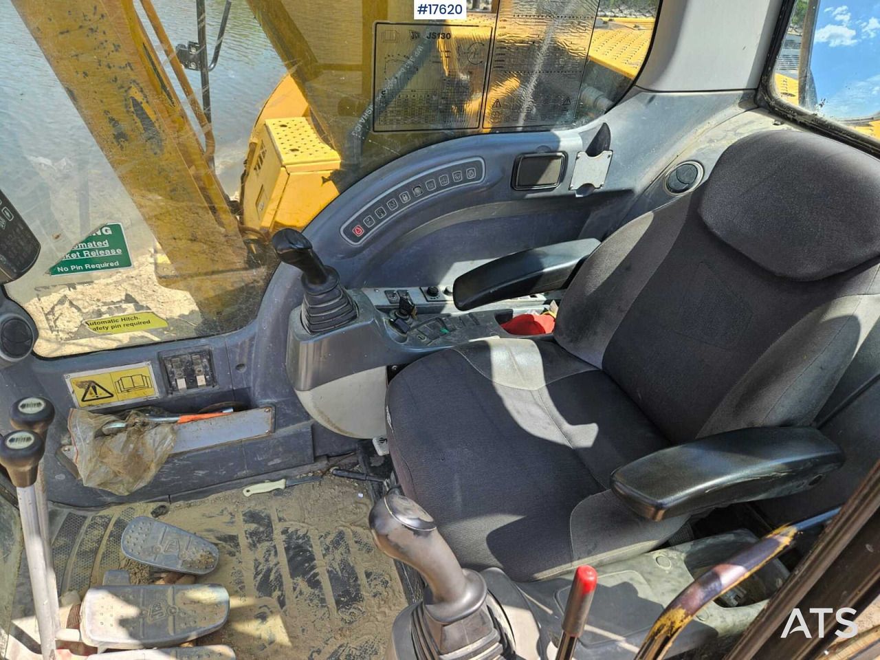 Pelle sur chenille 2005 Jcb  JS 130: photos 11