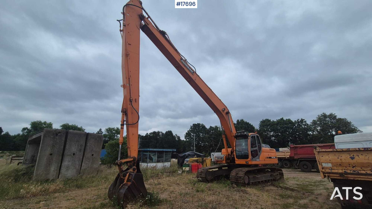Pelle sur chenille 2006 Doosan  DX 300 LC: photos 11