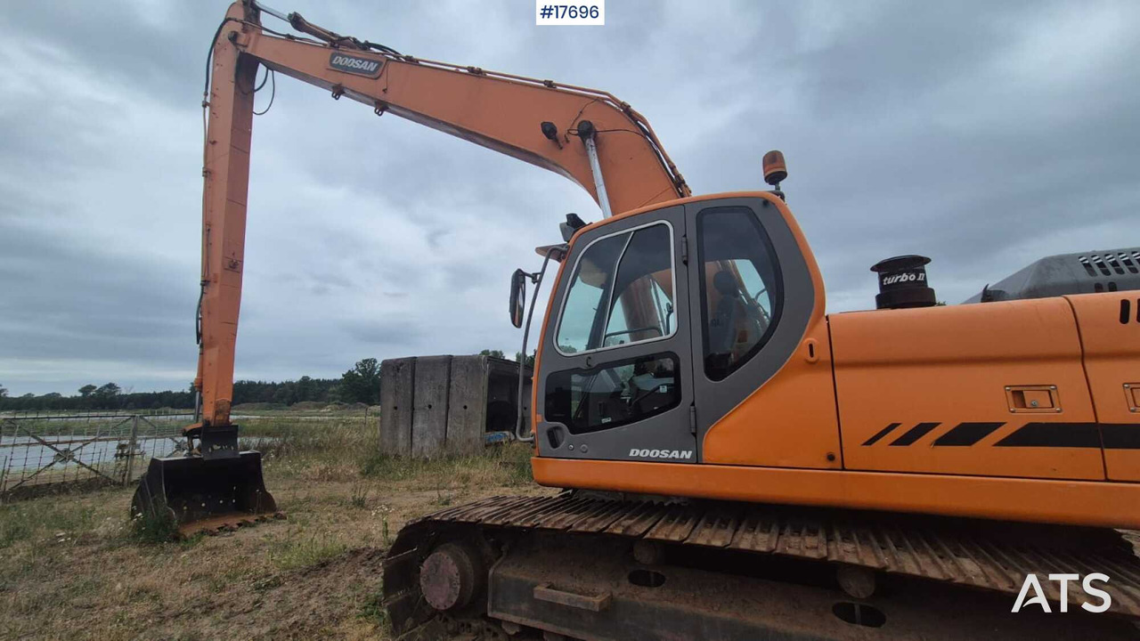 Pelle sur chenille 2006 Doosan  DX 300 LC: photos 8