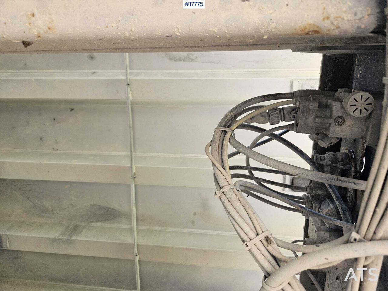 2013 Schmitz SKI 24 — crédit-bail 2013 Schmitz SKI 24: photos 10 2013 Schmitz SKI 24 — crédit-bail 2013 Schmitz SKI 24: photos 10