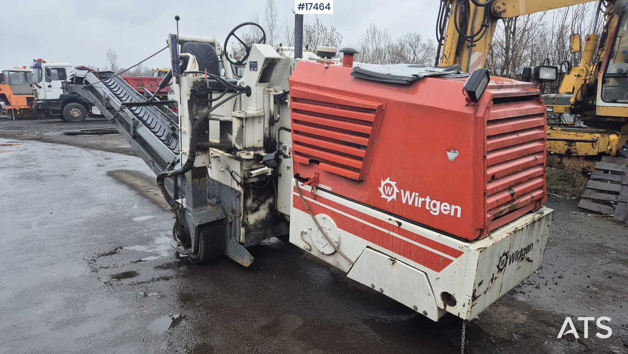 Asphalt milling machine WIRTGEN W-500 (1993) - Fraiseuse à froid: photos 1 Asphalt milling machine WIRTGEN W-500 (1993) - Fraiseuse à froid: photos 1
