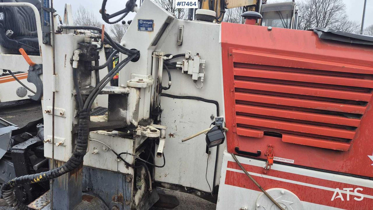 Asphalt milling machine WIRTGEN W-500 (1993) - Fraiseuse à froid: photos 2 Asphalt milling machine WIRTGEN W-500 (1993) - Fraiseuse à froid: photos 2