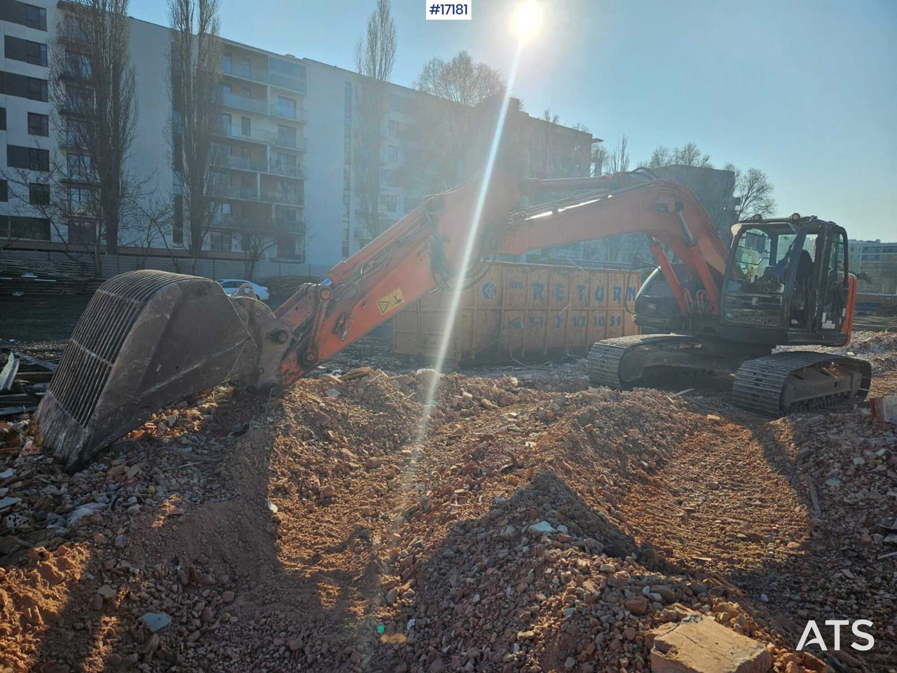 Hydraulic excavator Hitachi ZX225 LC (2013) - Pelle sur chenille: photos 3 Hydraulic excavator Hitachi ZX225 LC (2013) - Pelle sur chenille: photos 3