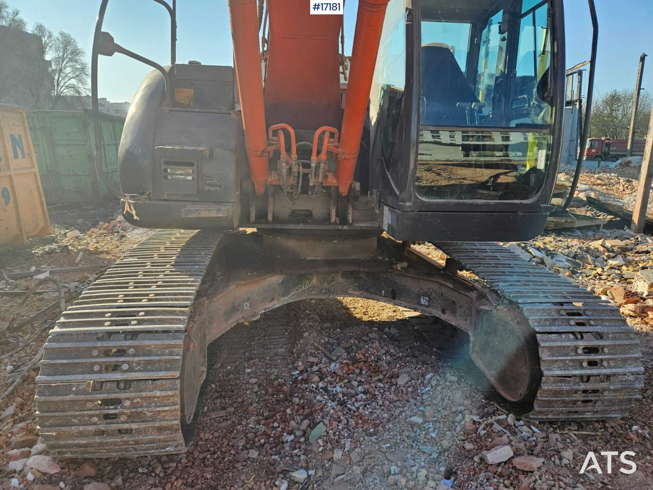 Hydraulic excavator Hitachi ZX225 LC (2013) - Pelle sur chenille: photos 5 Hydraulic excavator Hitachi ZX225 LC (2013) - Pelle sur chenille: photos 5