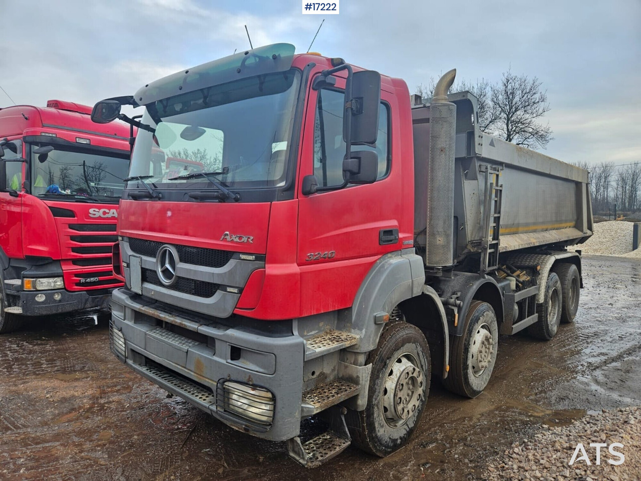 Mercedes-Benz Axor 3240 four-axle tipper (2012) - Camion benne: photos 1 Mercedes-Benz Axor 3240 four-axle tipper (2012) - Camion benne: photos 1
