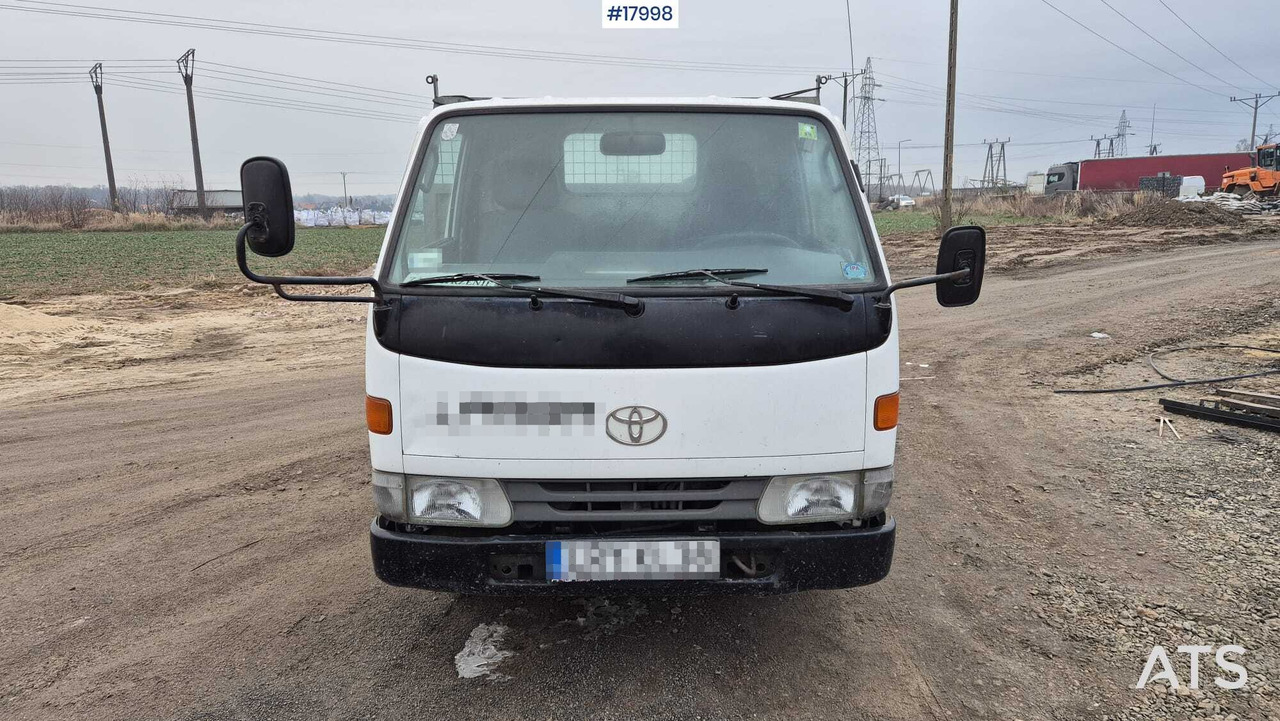 TOYOTA DYNA 3.5t dump truck (1999) - Camion benne: photos 2 TOYOTA DYNA 3.5t dump truck (1999) - Camion benne: photos 2