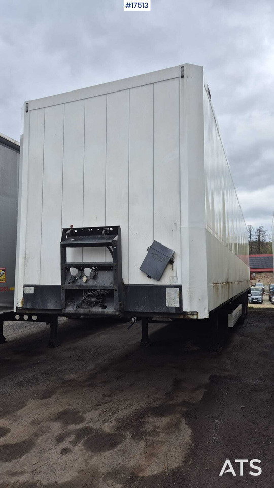 Truck semi-trailer, isothermal KRONE SD (2008) - Semi-remorque rideaux coulissants: photos 1 Truck semi-trailer, isothermal KRONE SD (2008) - Semi-remorque rideaux coulissants: photos 1