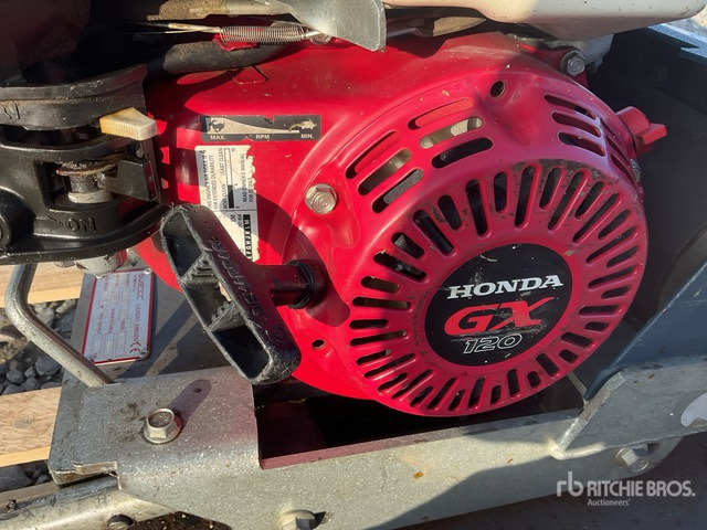 2011 Swepac F75 Vibratory Plate Compactor - Plaque vibrante: photos 4 2011 Swepac F75 Vibratory Plate Compactor - Plaque vibrante: photos 4