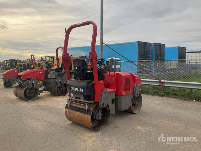 2013 Cat CB22 Double Drum Roller - Rouleau compresseur: photos 4 2013 Cat CB22 Double Drum Roller - Rouleau compresseur: photos 4