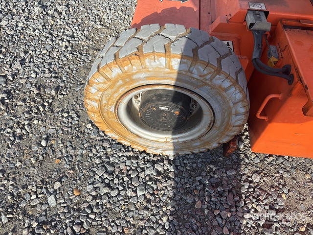 2013 JLG E300 AJP 2WD Electric Articulating Boom Lift - Nacelle articulée: photos 5 2013 JLG E300 AJP 2WD Electric Articulating Boom Lift - Nacelle articulée: photos 5