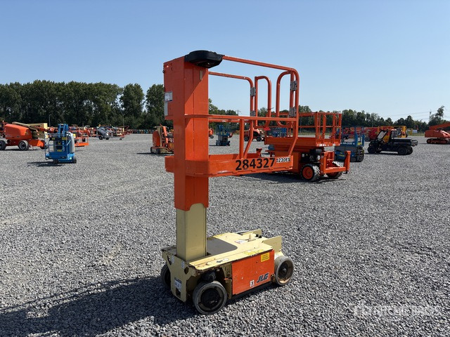 2014 JLG 1230ES Vertical Mast Lift - Nacelle à mât vertical: photos 4 2014 JLG 1230ES Vertical Mast Lift - Nacelle à mât vertical: photos 4