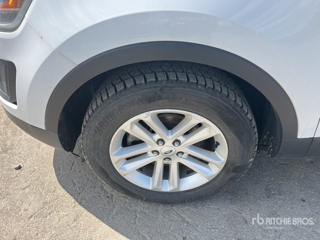 2015 Ford Explorer 4WD SUV - SUV: photos 4 2015 Ford Explorer 4WD SUV - SUV: photos 4