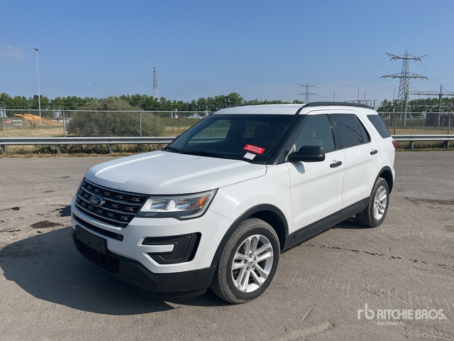 2015 Ford Explorer Base 3.5 4WD SUV - SUV: photos 3 2015 Ford Explorer Base 3.5 4WD SUV - SUV: photos 3