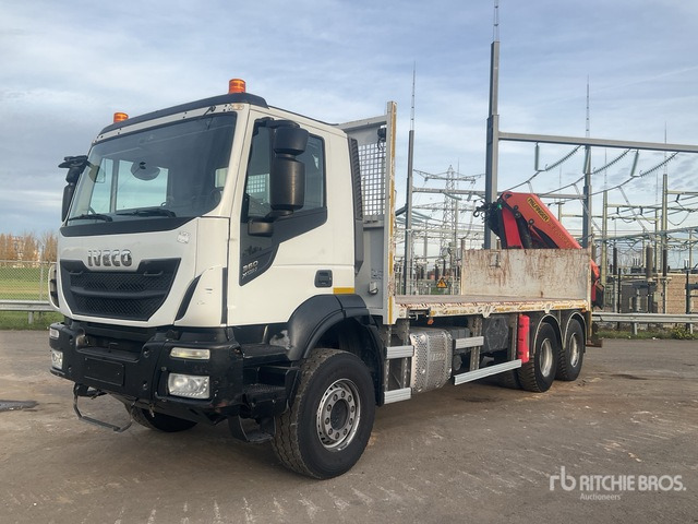 2018 Iveco AD260Z 2018 Palfinger PK22002-EH Artic ... Flatbed Truck with Crane - Camion plateau: photos 1 2018 Iveco AD260Z 2018 Palfinger PK22002-EH Artic ... Flatbed Truck with Crane - Camion plateau: photos 1