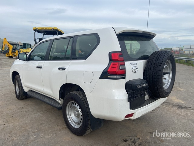 2021 Toyota Land Cruiser Prado 4WD SUV - SUV: photos 2 2021 Toyota Land Cruiser Prado 4WD SUV - SUV: photos 2