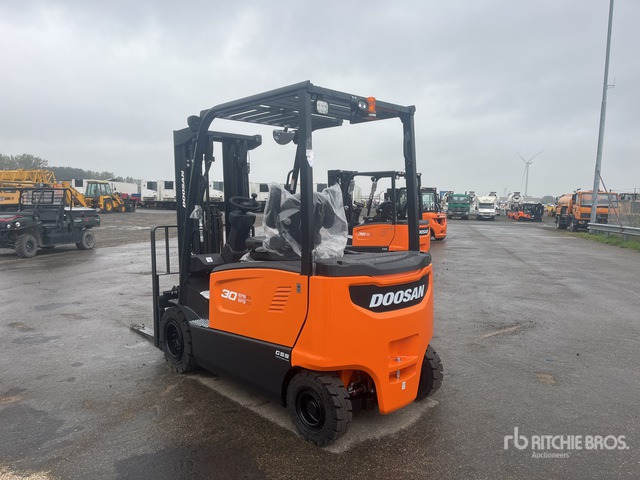 2023 Doosan B30X-7 PLUS (Unused) Electric Forklift - Chariot élévateur électrique: photos 1 2023 Doosan B30X-7 PLUS (Unused) Electric Forklift - Chariot élévateur électrique: photos 1