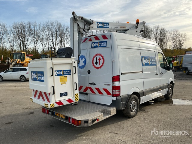 Mercedes-Benz Material Handling Arm - Camion avec nacelle: photos 3 Mercedes-Benz Material Handling Arm - Camion avec nacelle: photos 3