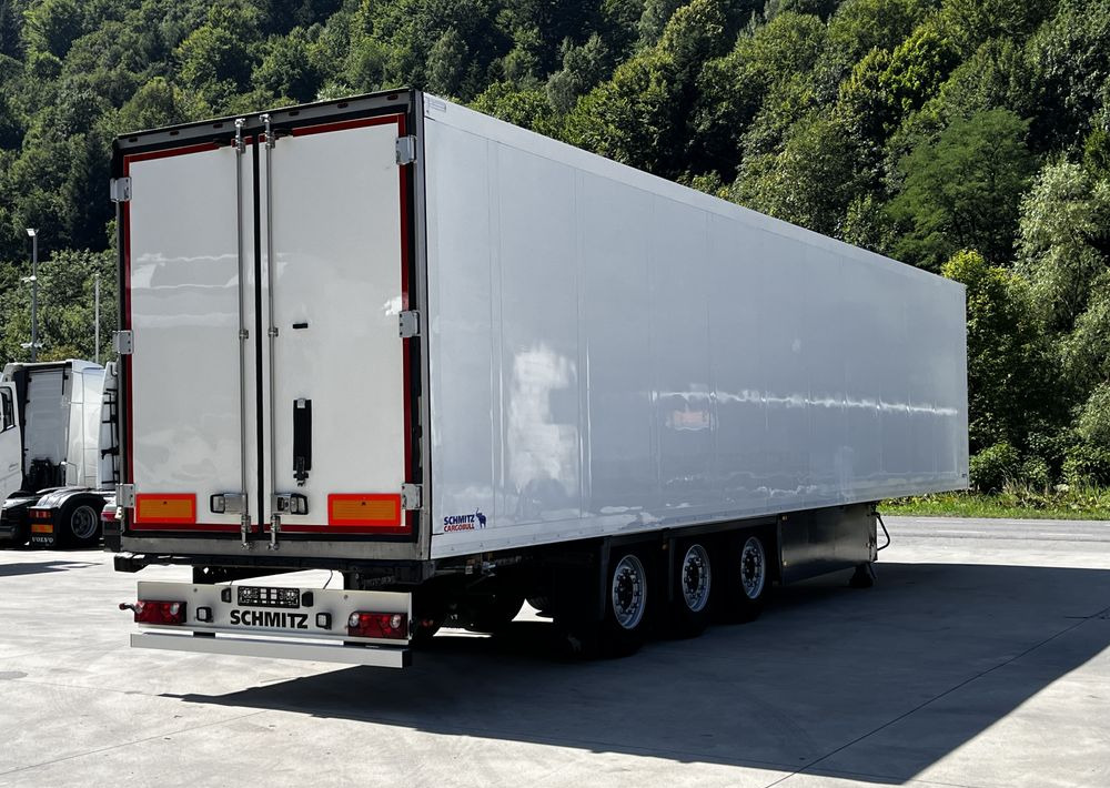 Schmitz Cargobull Chłodnia // 2010 Rok // 2 osie podnoszone // Doppelstock // Kosz paletowy // - Semi-remorque frigorifique: photos 1 Schmitz Cargobull Chłodnia // 2010 Rok // 2 osie podnoszone // Doppelstock // Kosz paletowy // - Semi-remorque frigorifique: photos 1