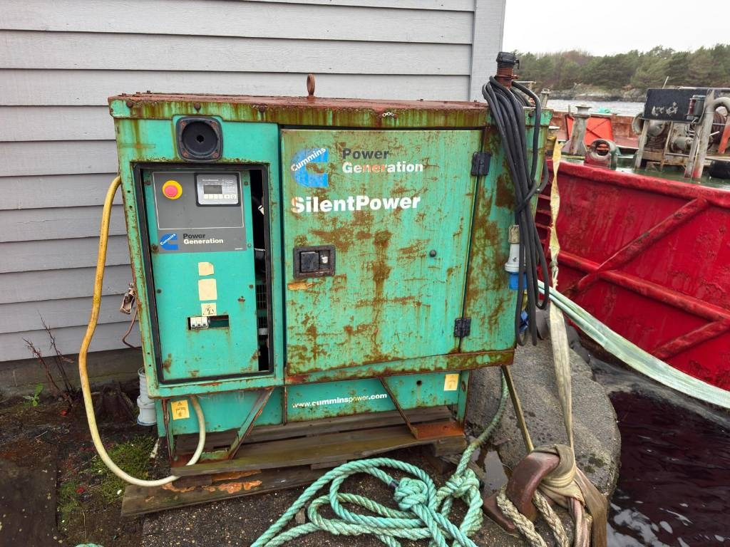 Cummins 7 kW dieselaggregat - Autre matériel: photos 1 Cummins 7 kW dieselaggregat - Autre matériel: photos 1