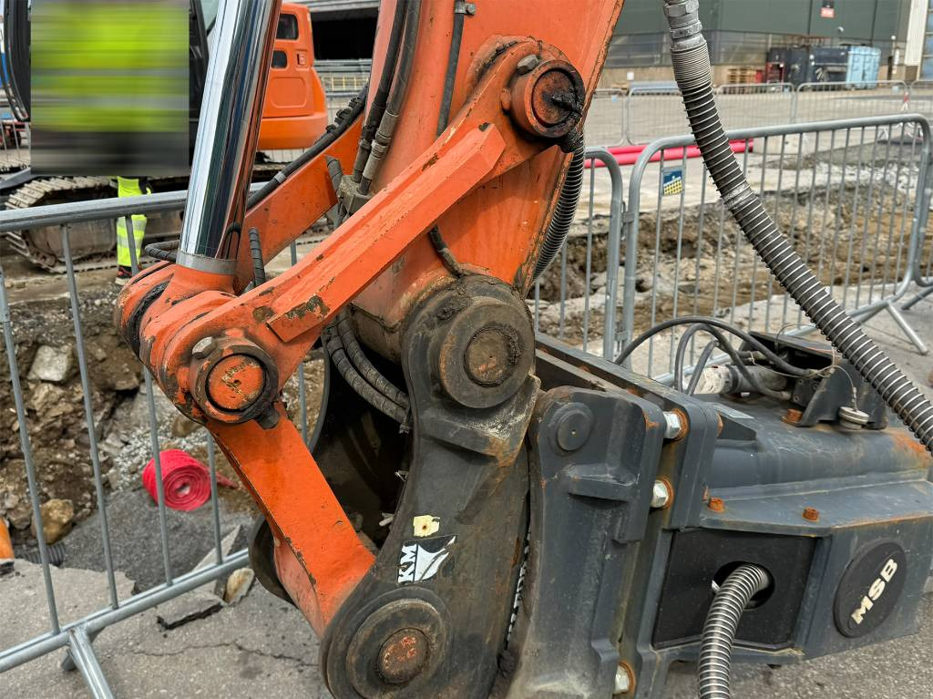 Hitachi ZX 140 W-3 — crédit-bail Hitachi ZX 140 W-3: photos 17