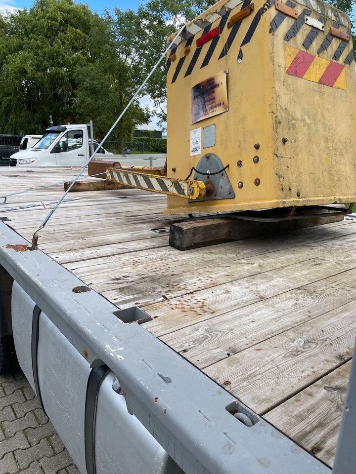 Camion grue Volvo FH 16 FH16 420 with HMF 2820 crane with jib and front stamps Very Good Condition: photos 11 Camion grue Volvo FH 16 FH16 420 with HMF 2820 crane with jib and front stamps Very Good Condition: photos 11