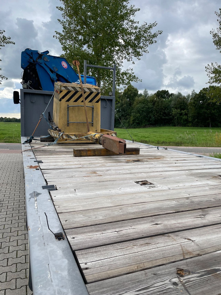 Camion grue Volvo FH 16 FH16 420 with HMF 2820 crane with jib and front stamps Very Good Condition: photos 14 Camion grue Volvo FH 16 FH16 420 with HMF 2820 crane with jib and front stamps Very Good Condition: photos 14