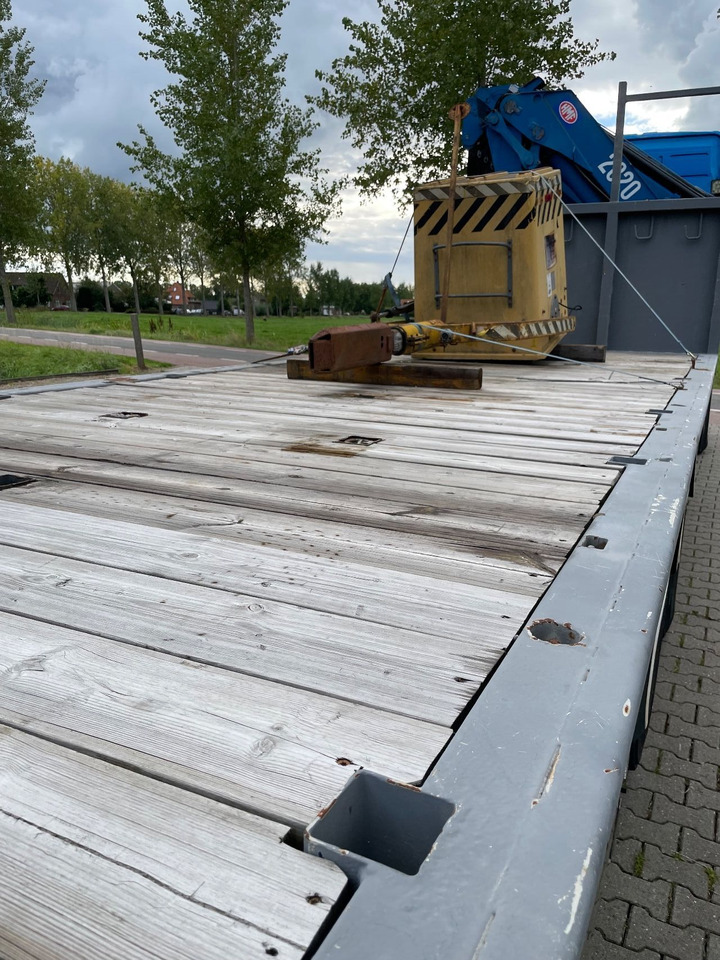 Camion grue Volvo FH 16 FH16 420 with HMF 2820 crane with jib and front stamps Very Good Condition: photos 13 Camion grue Volvo FH 16 FH16 420 with HMF 2820 crane with jib and front stamps Very Good Condition: photos 13