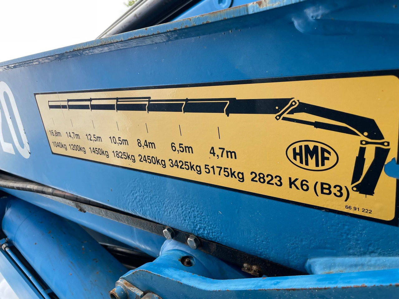 Camion grue Volvo FH 16 FH16 420 with HMF 2820 crane with jib and front stamps Very Good Condition: photos 9 Camion grue Volvo FH 16 FH16 420 with HMF 2820 crane with jib and front stamps Very Good Condition: photos 9