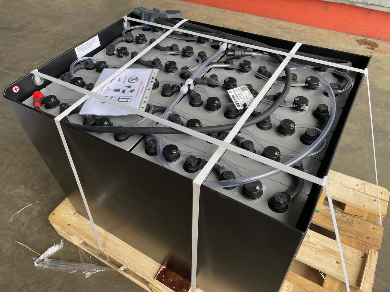 Eternity 48V 5 EPzS 625 - Accumulateur pour Matériel de manutention: photos 1 Eternity 48V 5 EPzS 625 - Accumulateur pour Matériel de manutention: photos 1