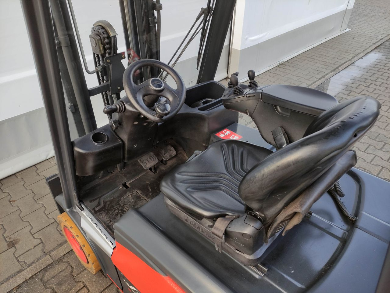 Linde E16-02-386-EVO - Chariot élévateur électrique: photos 5 Linde E16-02-386-EVO - Chariot élévateur électrique: photos 5