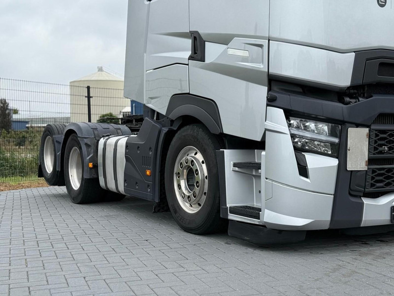 Renault T520 HIGH EVOLUTION, PTO PREP, DYN. STEERING, VOLLUCHT, 3.20WB, ALCOA, RETARDER, PARK COOL. - Tracteur routier: photos 2 Renault T520 HIGH EVOLUTION, PTO PREP, DYN. STEERING, VOLLUCHT, 3.20WB, ALCOA, RETARDER, PARK COOL. - Tracteur routier: photos 2