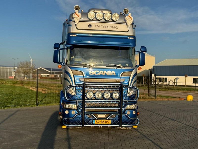Scania R450 SHOW TRUCK, FULL AIR, SPECIAL INTERIOR, RETARDER, PTO. - Tracteur routier: photos 2 Scania R450 SHOW TRUCK, FULL AIR, SPECIAL INTERIOR, RETARDER, PTO. - Tracteur routier: photos 2