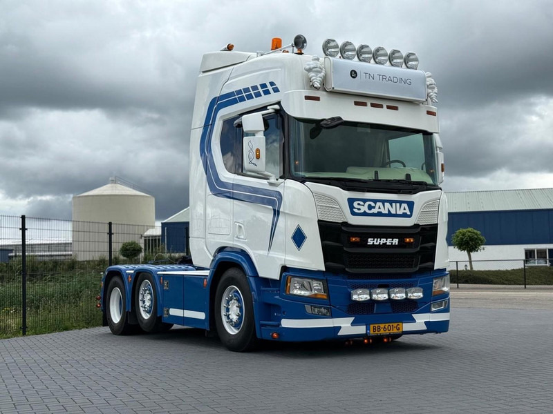 Scania R450 SHOW TRUCK, INTERIOR, STEERING, RETARDER, 570.000 KM. - Tracteur routier: photos 1 Scania R450 SHOW TRUCK, INTERIOR, STEERING, RETARDER, 570.000 KM. - Tracteur routier: photos 1