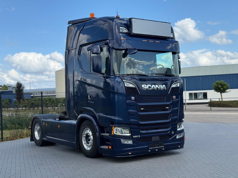Scania S520 V8 NGS VOLLUCHT, ALCOA, 6 LUCHT BALGEN, LEER. - Tracteur routier: photos 1 Scania S520 V8 NGS VOLLUCHT, ALCOA, 6 LUCHT BALGEN, LEER. - Tracteur routier: photos 1
