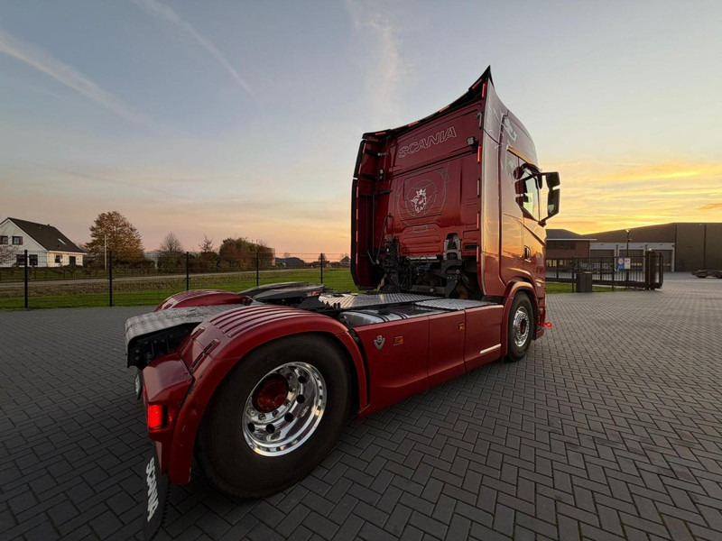 Tracteur routier Scania S580 V8 NGS VOLLUCHT, KING OF THE ROAD, HYDRAULIEK, LEER, ALCOA.: photos 13 Tracteur routier Scania S580 V8 NGS VOLLUCHT, KING OF THE ROAD, HYDRAULIEK, LEER, ALCOA.: photos 13