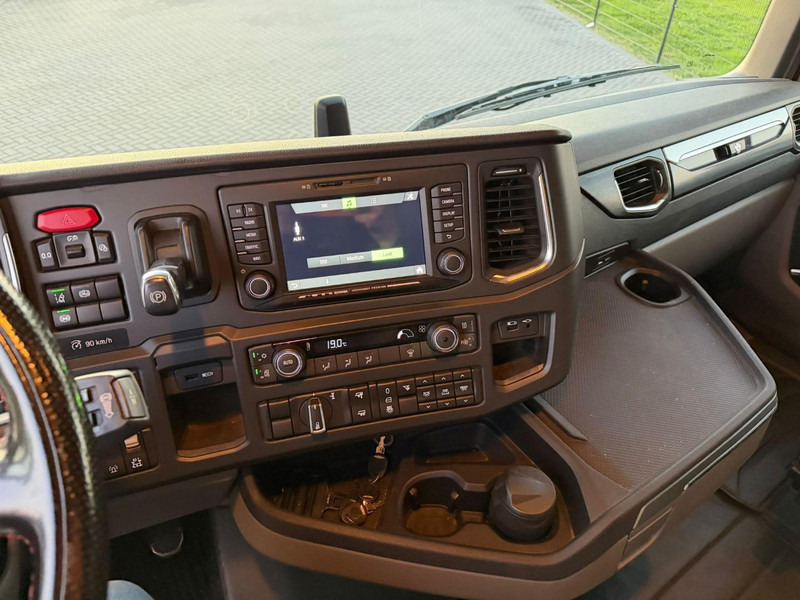 Tracteur routier Scania S580 V8 NGS VOLLUCHT, KING OF THE ROAD, HYDRAULIEK, LEER, ALCOA.: photos 18 Tracteur routier Scania S580 V8 NGS VOLLUCHT, KING OF THE ROAD, HYDRAULIEK, LEER, ALCOA.: photos 18