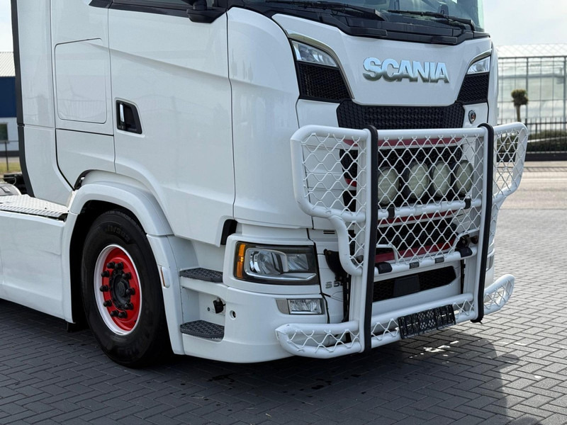 Scania S580 VOLLUCHT, PTO, LEER, RETARDER, TV, 3.15WB, BULLBAR. - Tracteur routier: photos 3 Scania S580 VOLLUCHT, PTO, LEER, RETARDER, TV, 3.15WB, BULLBAR. - Tracteur routier: photos 3