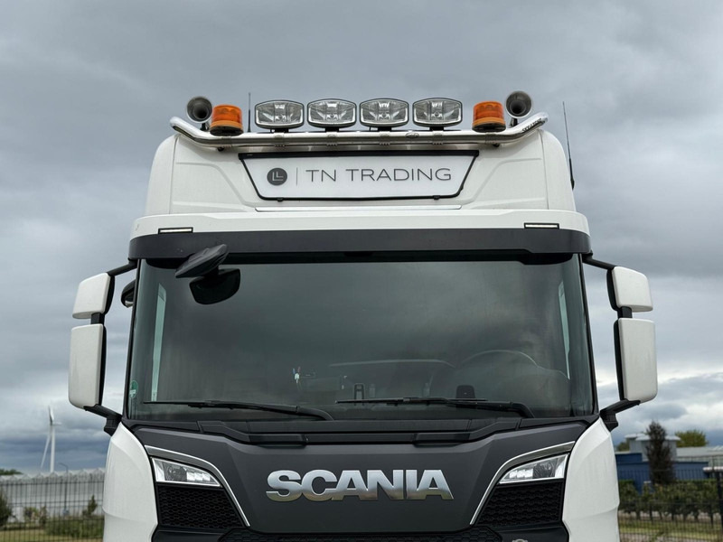 Scania S590 V8 NGS FULL AIR, PARK COOL, RETARDER, 2 TANKS. - Tracteur routier: photos 4 Scania S590 V8 NGS FULL AIR, PARK COOL, RETARDER, 2 TANKS. - Tracteur routier: photos 4