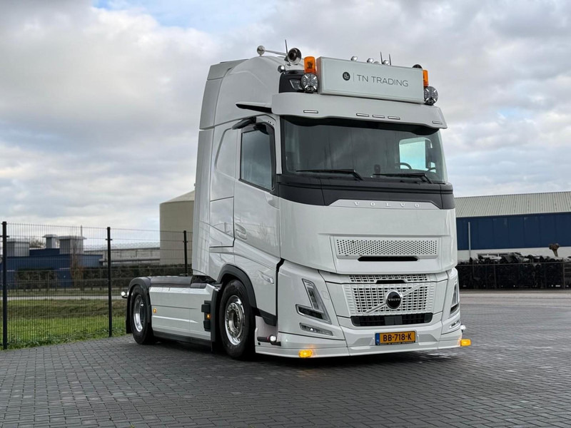 Volvo FH 13.460XL NEW, FULL AIR, ALCOA, HYDRAULIC, XL, SHOW, FULL. - Tracteur routier: photos 1 Volvo FH 13.460XL NEW, FULL AIR, ALCOA, HYDRAULIC, XL, SHOW, FULL. - Tracteur routier: photos 1