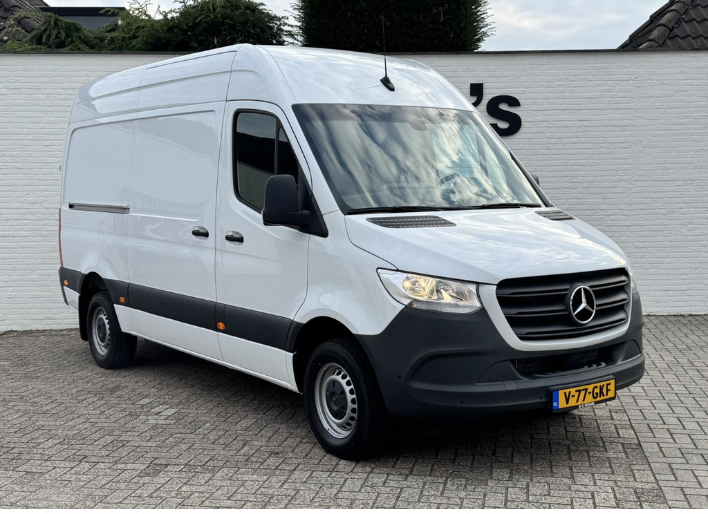 Mercedes-Benz Sprinter-317 1.9 CDI L2 9G laadruimte bekleed Leder Camera Clima M-bux media systeem DAB - Fourgon utilitaire: photos 5 Mercedes-Benz Sprinter-317 1.9 CDI L2 9G laadruimte bekleed Leder Camera Clima M-bux media systeem DAB - Fourgon utilitaire: photos 5